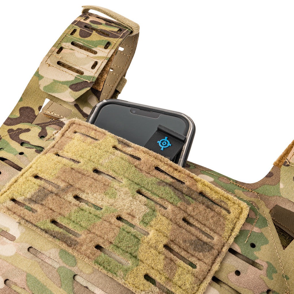 Blue Force Gear PLATEminus V5 Multicam plate carrier, front administration pocket detail
